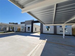 17 E Campeche St in Alton, TX - Building Photo - Building Photo