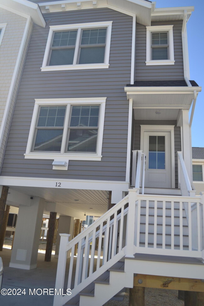 12 Shell Rd in Mantoloking, NJ - Foto de edificio - Building Photo
