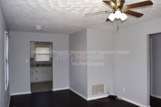 215 A Settlers Landing Rd in Hampton, VA - Building Photo - Building Photo