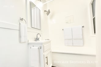 913 Grattan St, Unit 202 in Los Angeles, CA - Foto de edificio - Building Photo