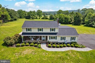 1602 Harbourton Rocktown Rd in Lambertville, NJ - Building Photo