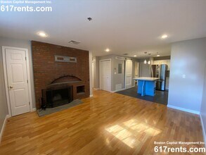 2277 Massachusetts Ave, Unit 1 in Cambridge, MA - Building Photo - Building Photo
