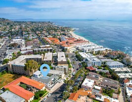 Oceans 315 in La Jolla, CA - Building Photo