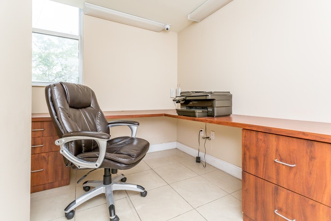 Porta di Oro Apartments in Miami, FL - Building Photo - Building Photo