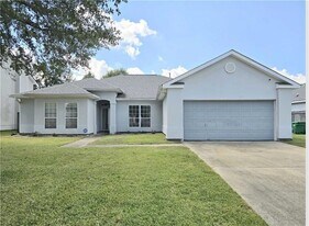 1549 Hunters Point Dr in Slidell, LA - Building Photo