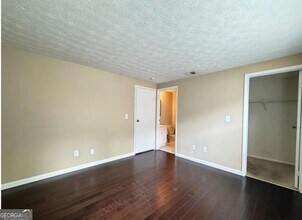 1291 Keys Lake Dr NE in Atlanta, GA - Building Photo - Building Photo