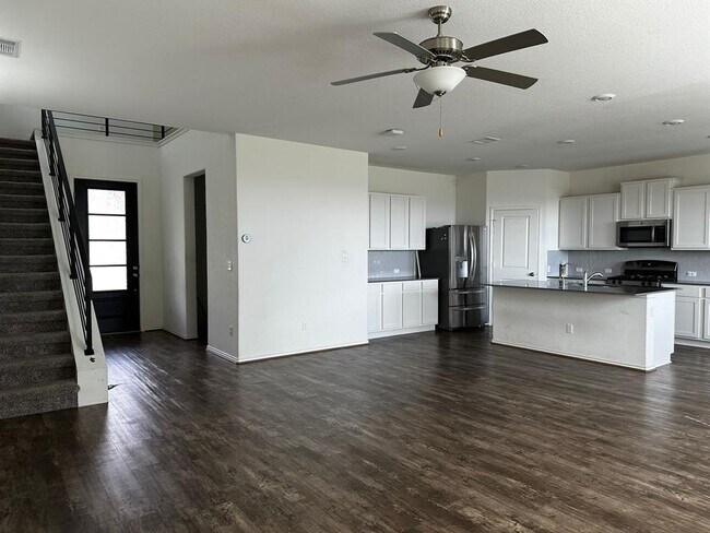 208 Montauk Loop in Andice, TX - Building Photo - Building Photo