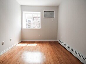 246 MacDougal St in New York, NY - Building Photo - Building Photo