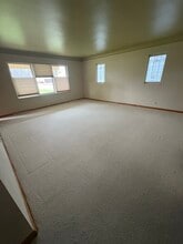 5221 Pointe Tremble Rd in Algonac, MI - Building Photo - Building Photo