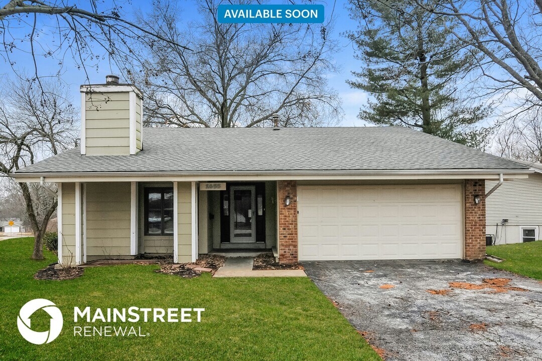 1655 Woodman Dr in Florissant, MO - Building Photo