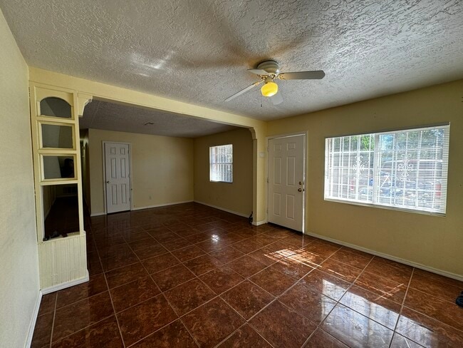 4813 W Glen Dr SW in Albuquerque, NM - Building Photo - Building Photo