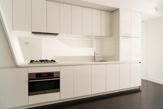 130 Liberty St in New York, NY - Building Photo - Building Photo