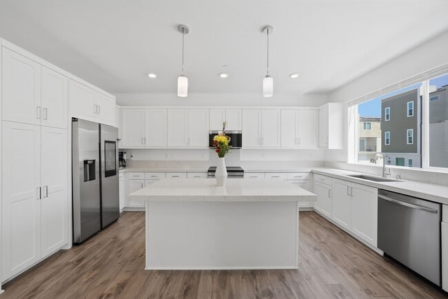 property at 850 Kili St