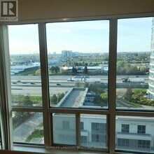 8 Lee Centre Dr in Toronto, ON - Building Photo - Building Photo