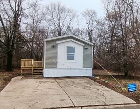 100 Deerwood Park in Centralia, IL - Building Photo - Building Photo