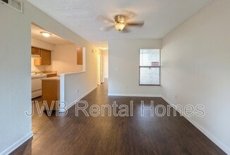 5446 Pinehaven Ct in Jacksonville, FL - Building Photo - Building Photo