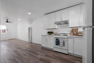 9202-9208 Kenwood Dr in Spring Valley, CA - Building Photo - Interior Photo