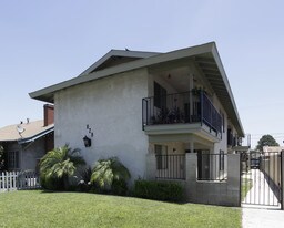 828 S Anaheim Blvd in Anaheim, CA - Building Photo