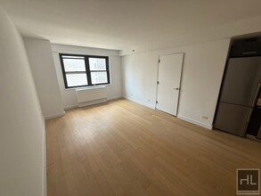 East 39th Street in New York, NY - Building Photo - Building Photo