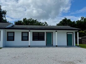 581 N Central Ave in Oviedo, FL - Building Photo