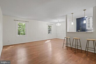 5522 Conistone Ct in Burke, VA - Foto de edificio - Building Photo