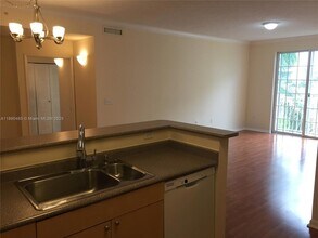 1900 Van Buren St, Unit 501B in Hollywood, FL - Building Photo - Building Photo