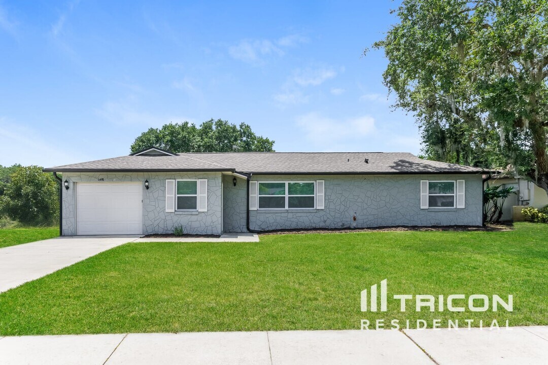 1498 Orange Blossom Ct in Kissimmee, FL - Building Photo