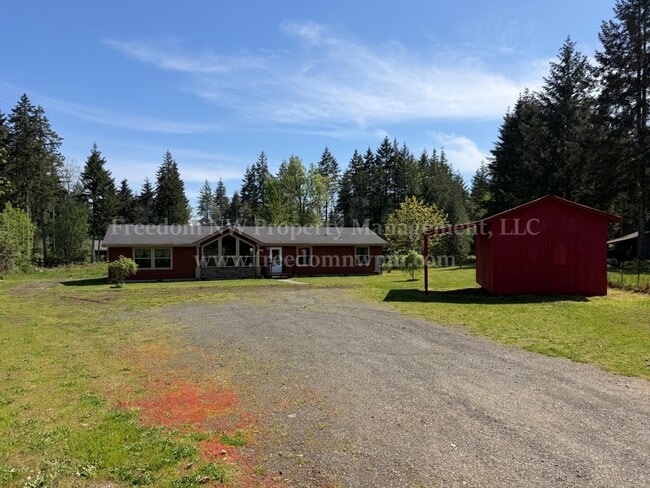 1411 SE Fireweed Rd in Shelton, WA - Building Photo - Building Photo