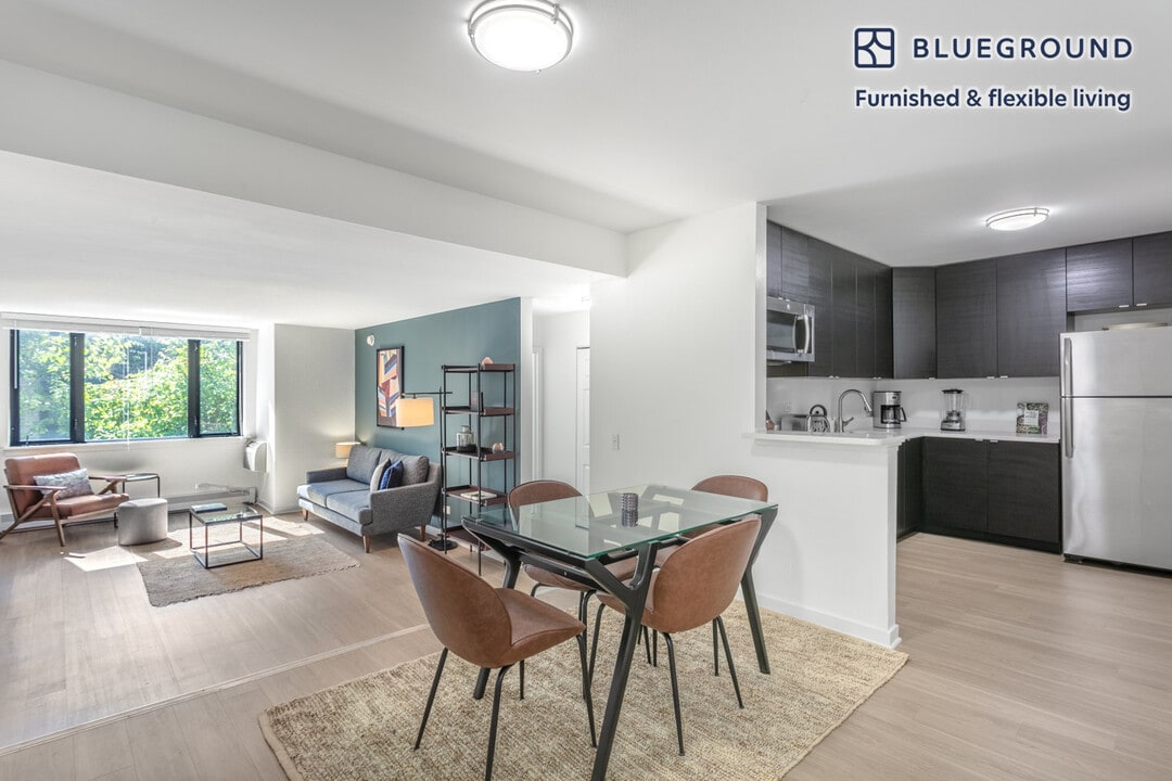 20 E Scott St-Unit -FL3-ID140 in Chicago, IL - Building Photo