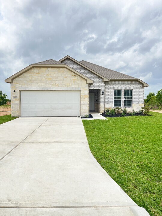 6493 Rd 5503 in Cleveland, TX - Building Photo