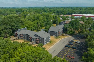 Leonard East Apartments in Grand Rapids, MI - Building Photo - Building Photo