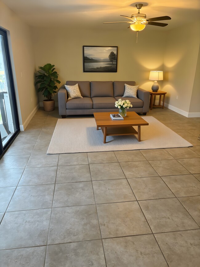 11562 8th St N, Unit 701 in St. Petersburg, FL - Building Photo - Building Photo