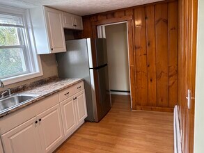 133 Fenner St, Unit 2 in Fall River, MA - Foto de edificio - Building Photo