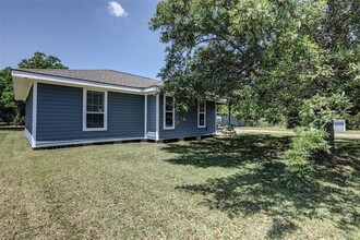 5103 County Rd 48 in Rosharon, TX - Building Photo - Building Photo