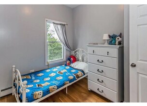 10447 Atlantic Ave in Richmond Hill, NY - Building Photo - Building Photo