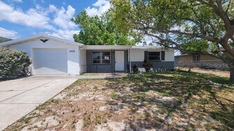 9202 Suffolk Ln in Port Richey, FL - Building Photo