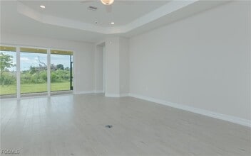 374 Spg Hl Lk Lp in Cape Coral, FL - Foto de edificio - Building Photo