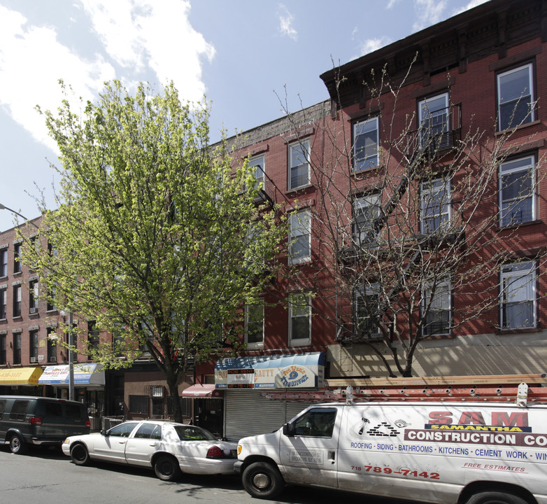 304 Tompkins Ave in Brooklyn, NY - Building Photo