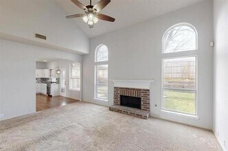907 Waterford Way in Euless, TX - Building Photo - Building Photo