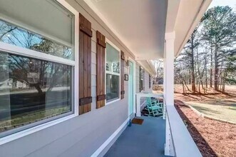 1128 Wayne Dr SW in Snellville, GA - Building Photo - Building Photo