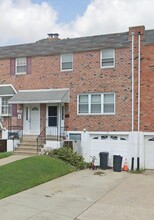 12484 Sweet Briar Rd in Philadelphia, PA - Building Photo - Building Photo