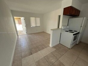 1270 NE 139th St in North Miami, FL - Building Photo - Building Photo