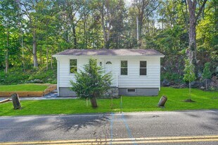 2091 Maple Ave in Cortlandt Manor, NY - Building Photo