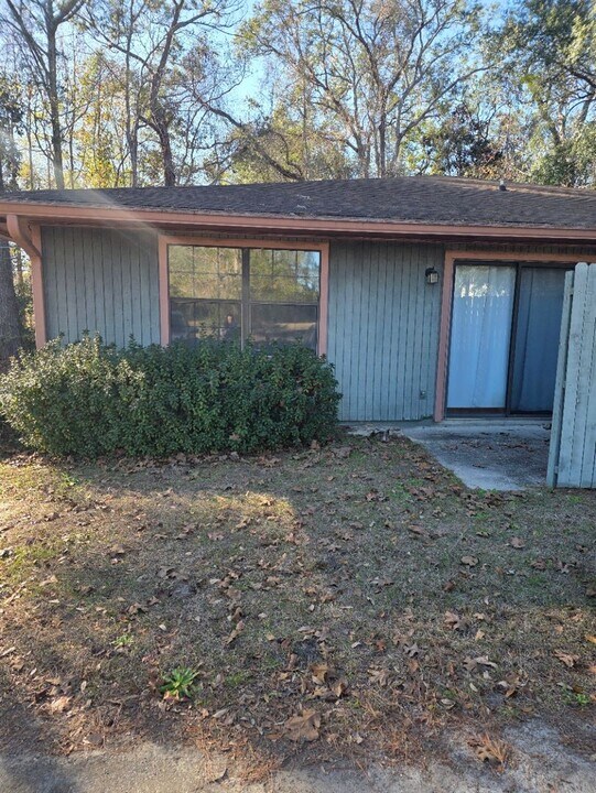 1489 Hampton Pl in Monticello, FL - Building Photo