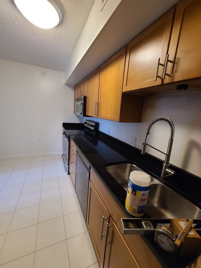 2230 George C Marshall Dr, Unit 1022 in Falls Church, VA - Building Photo - Building Photo