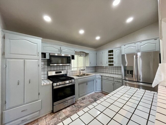 property at 2611 Sheri Ln