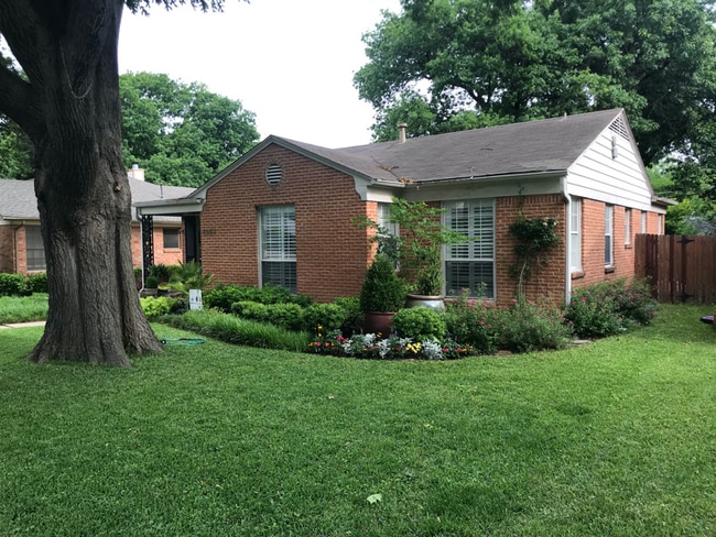 property at 6249 Ravendale Ln