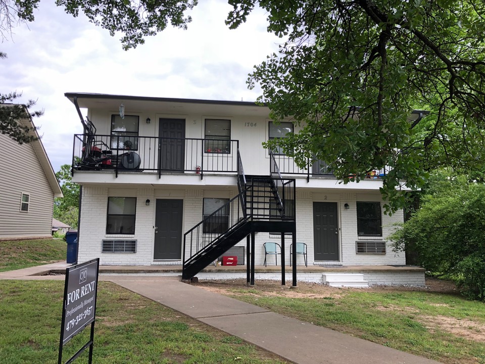 1704 S T St in Fort Smith, AR - Foto de edificio