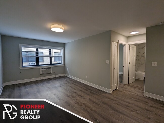 503 W Barry Ave, Unit 445-331 in Chicago, IL - Building Photo - Building Photo