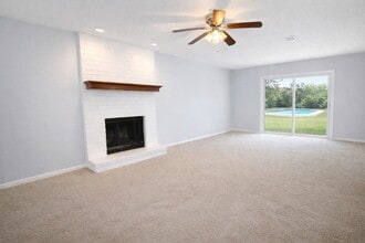 1310 S Caney Trails Dr in Wharton, TX - Building Photo - Building Photo